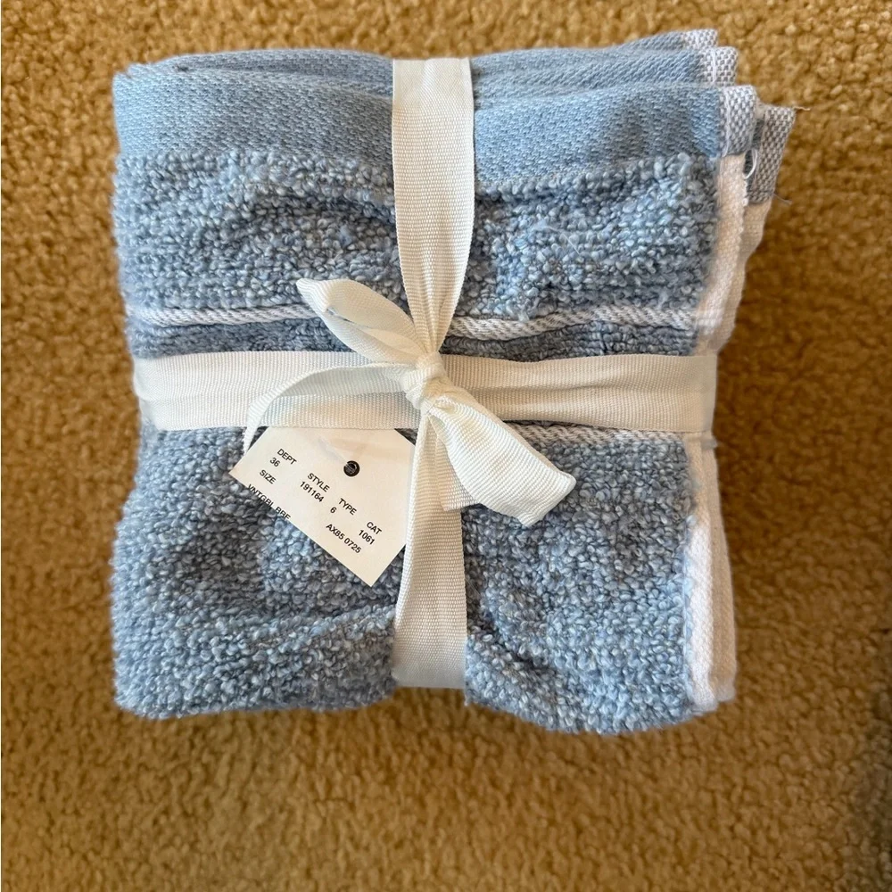 Bundle of Blue and White Towel Sets